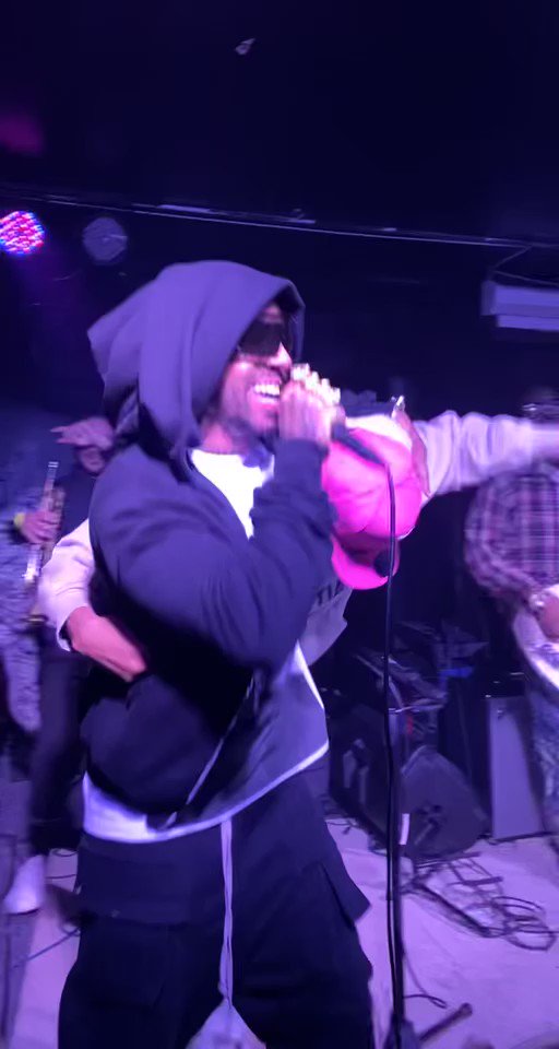 Vic Mensa and friends sing Chance The Rapper happy birthday  :   