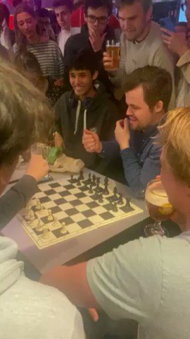 Magnus Carlsen shows up late for his game : r/chess