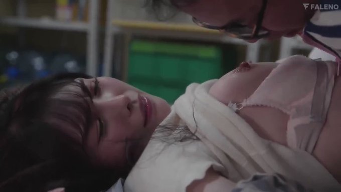 コンビニのバイトでオジサンと二人きりの夜勤になるたび身体を求められ…(*´艸｀*)

まさか、、、＞＜
https://t.co/CsKPJB2nbl
