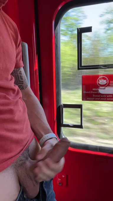 Let’s take the train together, it’s much more fun than driving alone ? https://t.co/Kw7lZfMkWW