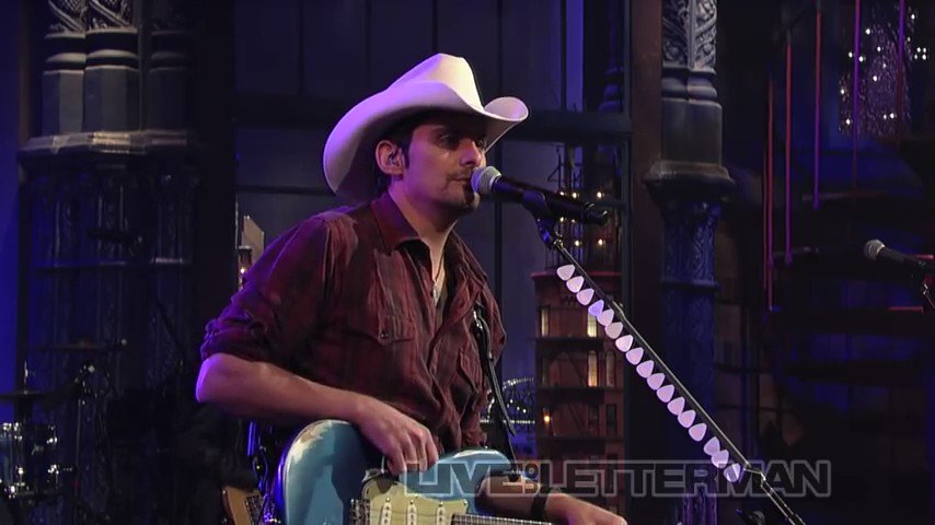 RT @CountryChord: Brad Paisley | She’s Everything 

https://t.co/98Zu8BQPRw