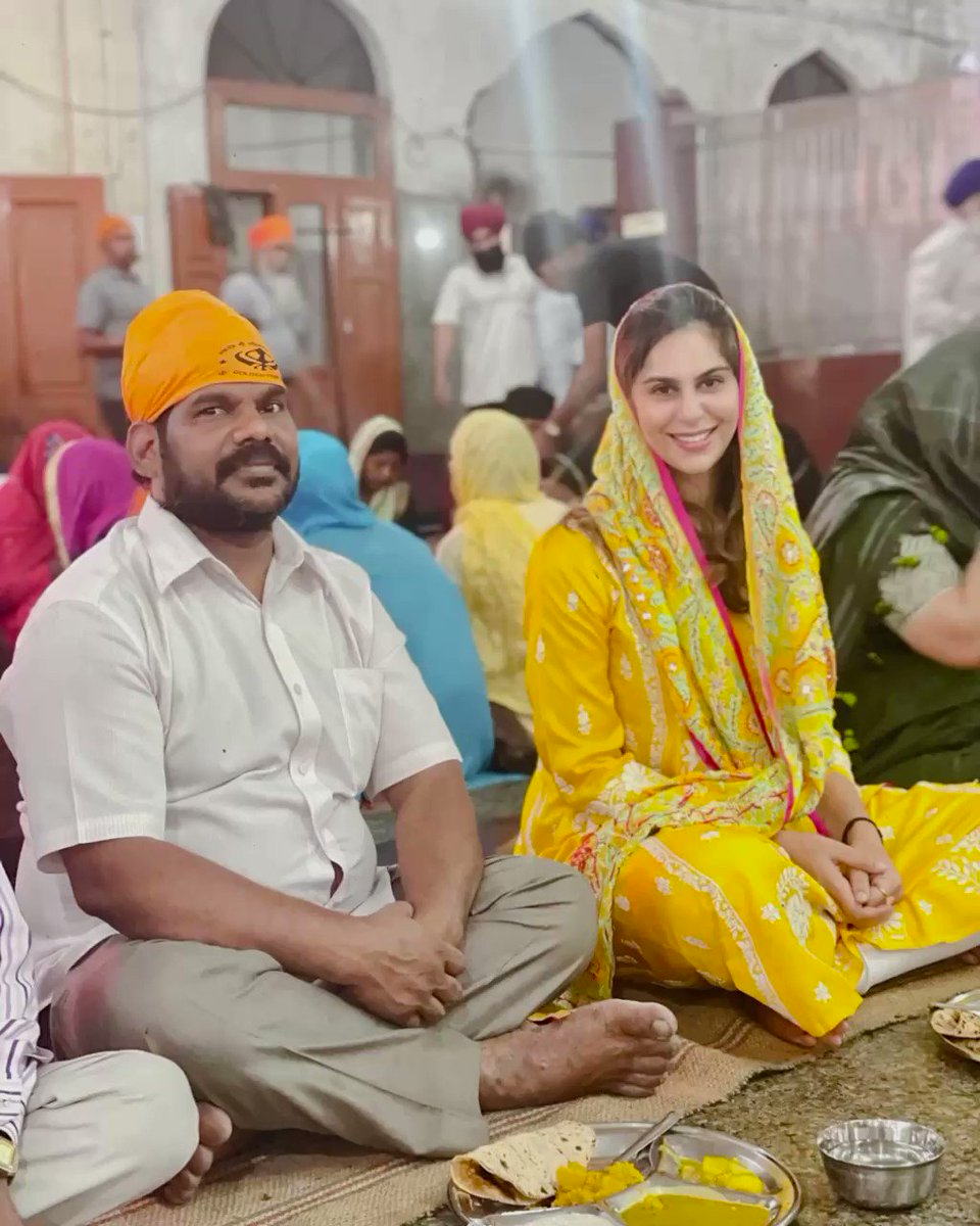 Upasana Konidela on Twitter: "As a mark of gratitude Mr.C hosted a langar seva at the golden temple in Amritsar. I had the privilege & opportunity to represent him by participating in