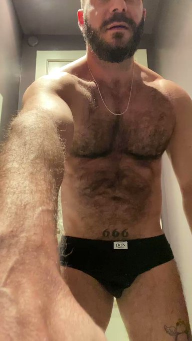 UN PIS ?? CON MI P.A. Gracias por mi p a 
@Klo_Piercing  ?? https://t.co/2vIYgqlYnj