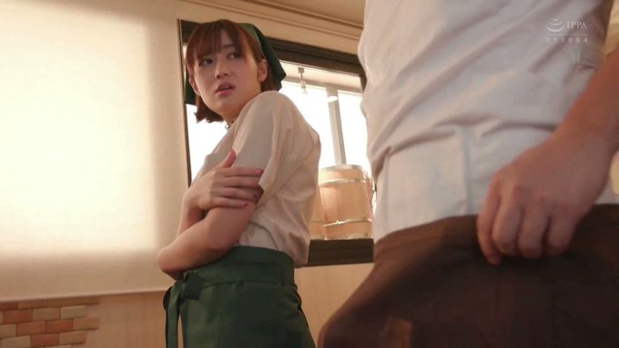パン屋でパートする人妻が店長のデカ○ンの虜になってしまい…(*´艸｀*) https://t.co/uUn0IZDAPx