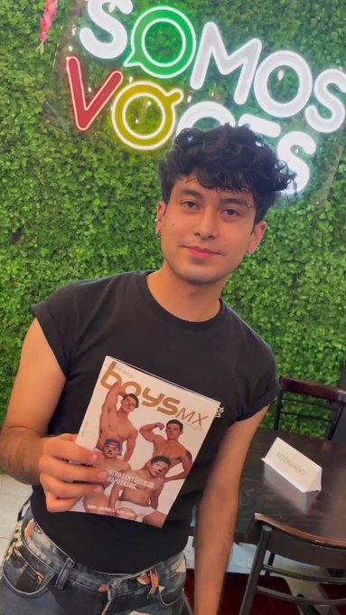 Feliz Miércoles Boys ?? @SomosVocesMX es una libreria + cafetería + foro LGBT+. Aquí encontrarán @revistaboysmx