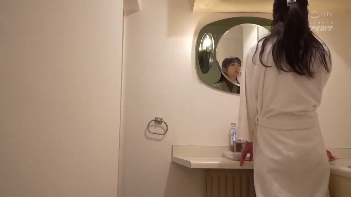 楓カレン 歯磨き中にやられちゃう美女🤭