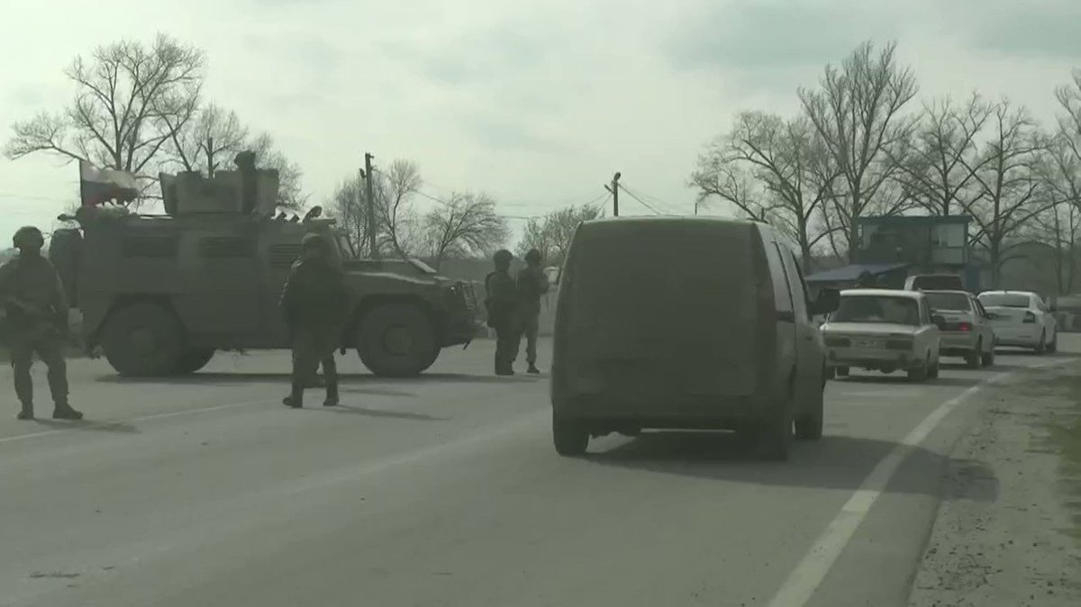 разбитая колонна росгвардии. уничтоженная колонна российской техники. военная колонна v. подбитый танк т 72 в украине. колонны российской техники на донбассе.