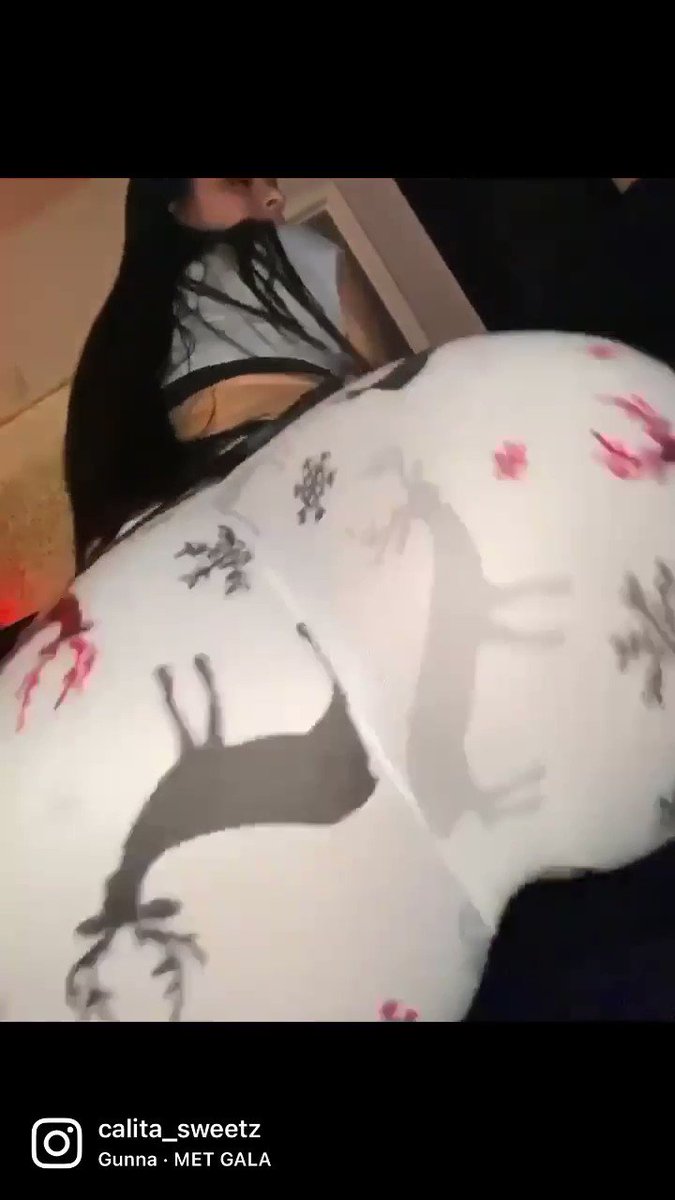 Princess Calita🔮✨ on X: RT if Im Built like a reindeer 🦌  t.cofYOPTNV72E  X