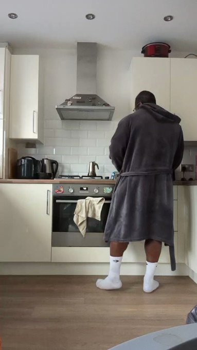 Morning handsome https://t.co/JLZWrK3c9b