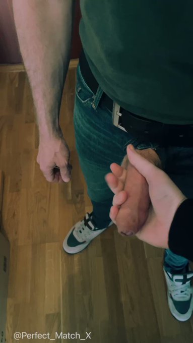?NEW? found this #bigdick in my hallway ?? #memilking #nsfwtwt https://t.co/SZ0ypBa7Hc