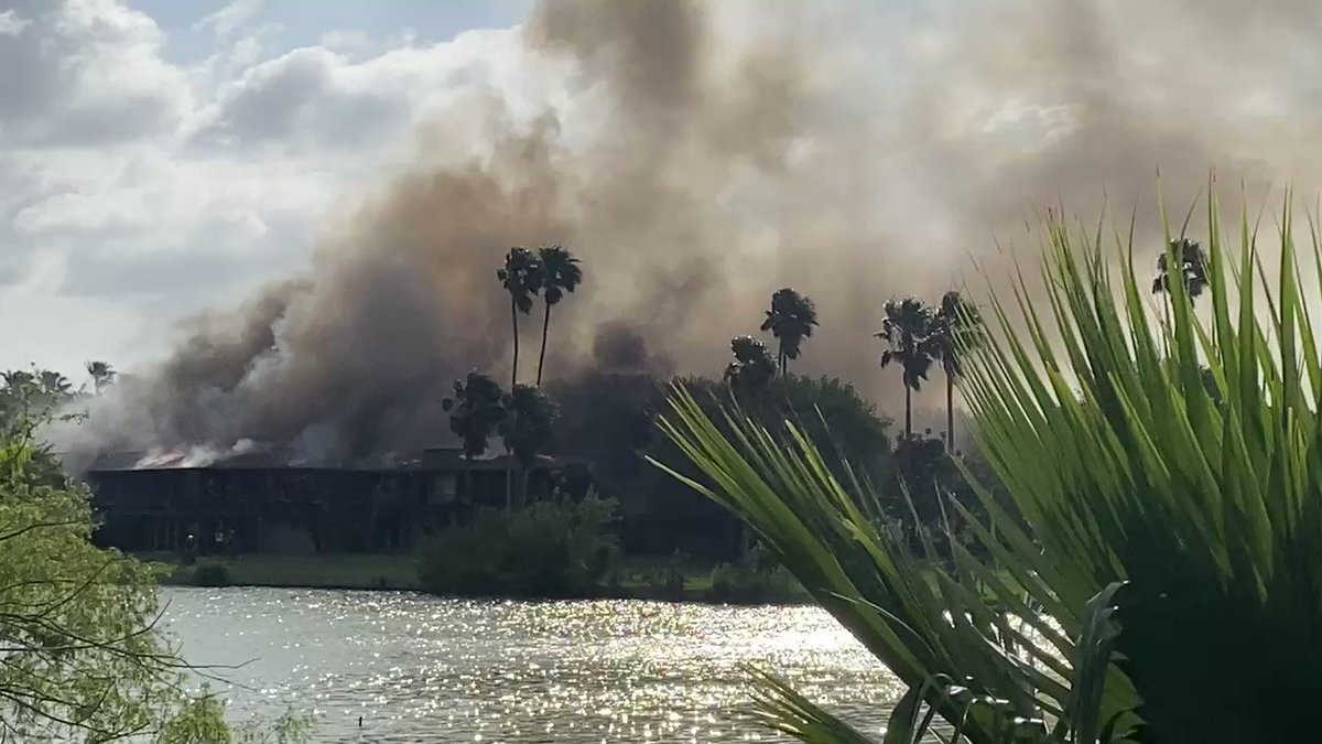 Lakeside Apartments in Brownsville, TX. According to an official at least 16 units have been impacted by the fire. https://t.co/Rfy5K1k0BQ