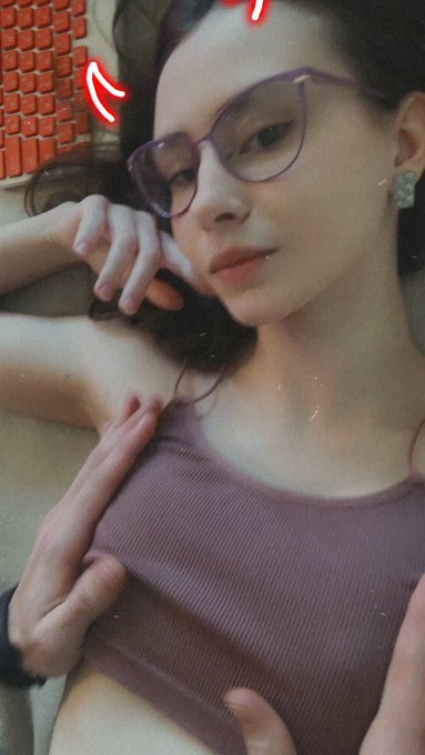 Live now on cb ❤️ https://t.co/Ke26K2qKze https://t.co/jC6KHPXvD6<a href="/tag/camgirl"class="tags"><span>#camgirl</span></a><a href="/tag/chaturbate"class="tags"><span>#chaturbate</span></a><a href="/tag/chaturbatebroadcaster"class="tags"><span>#chaturbatebroadcaster</span></a>