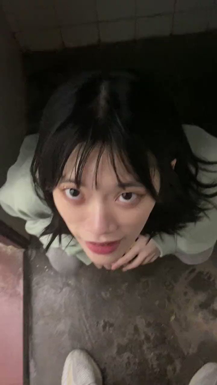 露出合集on X: RT @fengshanshan11: 冬天还是尿在母狗的嘴里方便，喝尿t.coRDJZ5DH5Jk  X