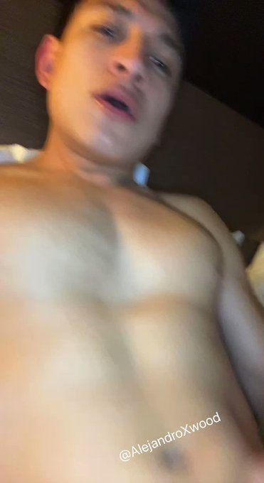 Watch me cover my chest in cum ???. Like and rt if you like warm leche ?? // https://t.co/uWDh7G5IIm