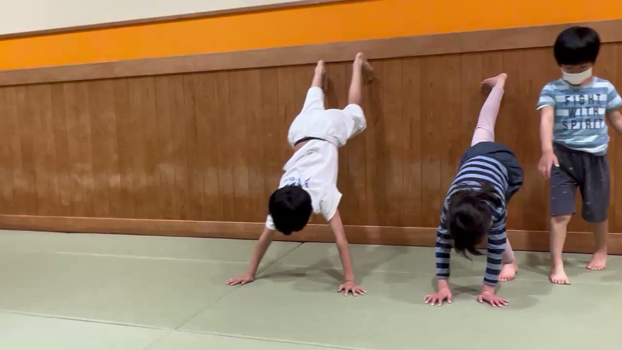 逆立ち練習中 Twitter Search Twitter