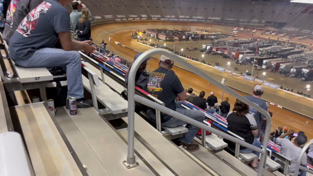 Bristol Motor speedway World of Outlaws late models and sprint car video dump from tonight (filmed in 4K but Twitter compression) https://t.co/K5d2KXFXRY