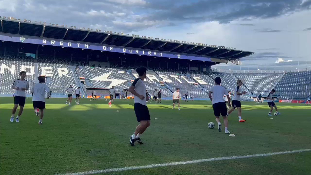 ヴィッセル神戸 本日もこちらのブリーラムスタジアムからお届けします All Set For Another Night At The Buriram Stadium 試合中継は Dazn Jpn 登録は T Co P80xkwzwaq Visselkobe ヴィッセル神戸 Roadtoasia Jがアジアを熱くする