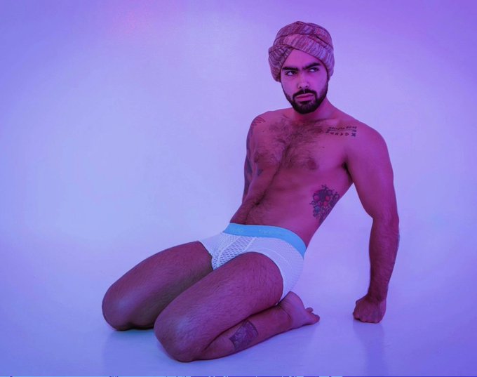Happy Masturbation Month! Cum see your favorite jock play with his giant cock on gay cams! #JockMenLive