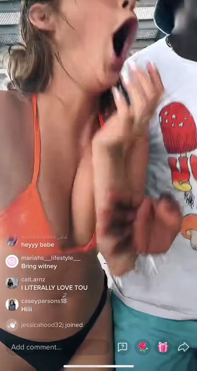 bxndjjdkfkkf on X: After Whitney Wren said the hard r they had to restart  the live to make sure bigger attention to it wasnt brought. Its crazy how  people are defending this