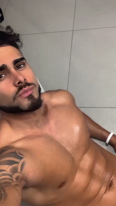 Hola hola! https://t.co/5NlBG3G18r