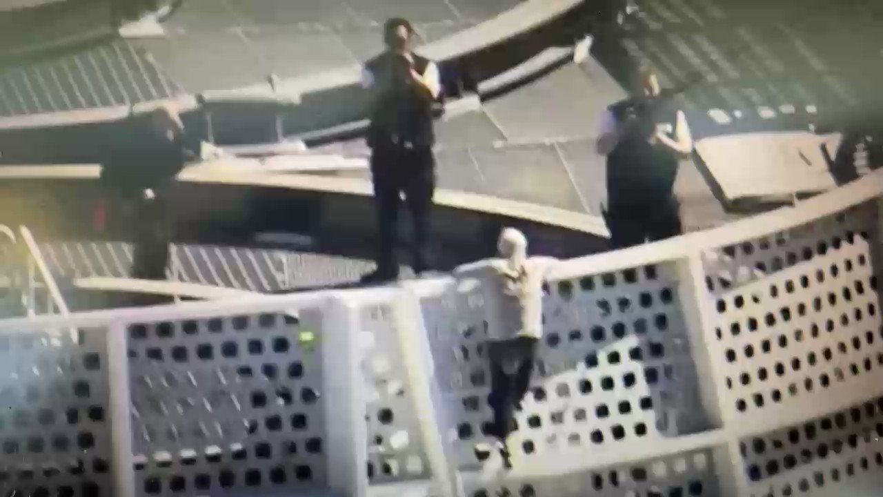 scott budman on Twitter "Breaking The Salesforce Tower climber has