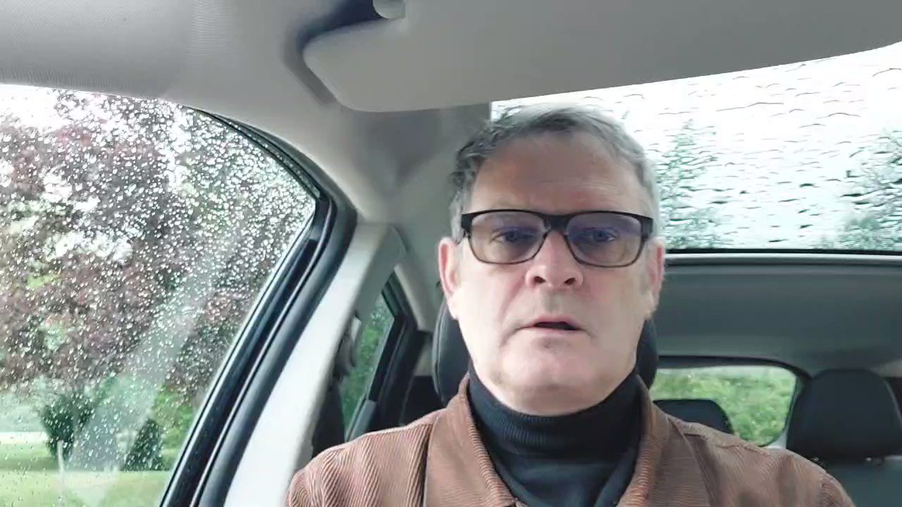 Ian Moore Author, Comedian, Flâneur 님의