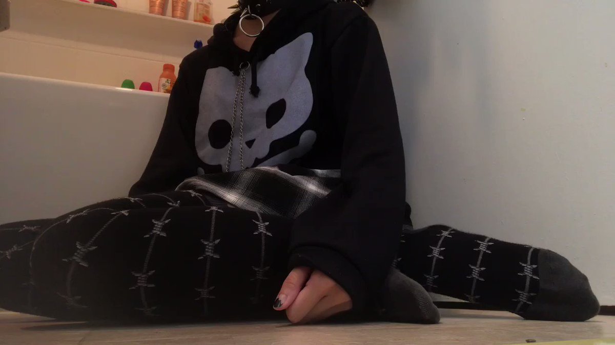 hnnn I got too desperate :((( ha... - Twitterの動画をダウンロード 