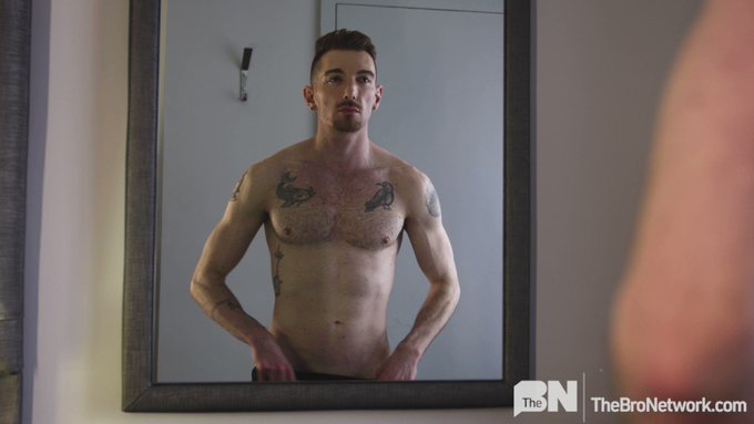 ????????????? ??????????
#OUTNOW on @masqulinxxx! @Kingz_of_hearts is #HotAF ?

Watch him now at https://t