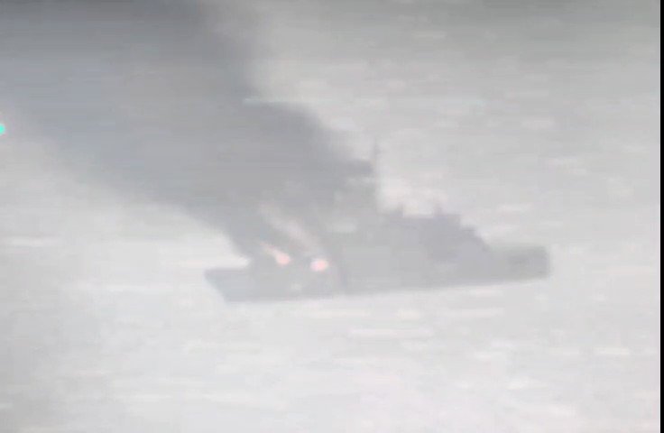 ロシア黒海艦隊所属アドミラル・グリゴロヴィッチ級フリゲート艦アドミラル・マカロフ炎上の瞬間を捉えた貴重な映像。 Togetter [トゥギ