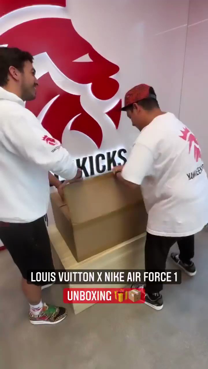 JustFreshKicks on X: Unboxing the Louis Vuitton x Nike Air Force 1 Low  “Monogram” ✨  / X
