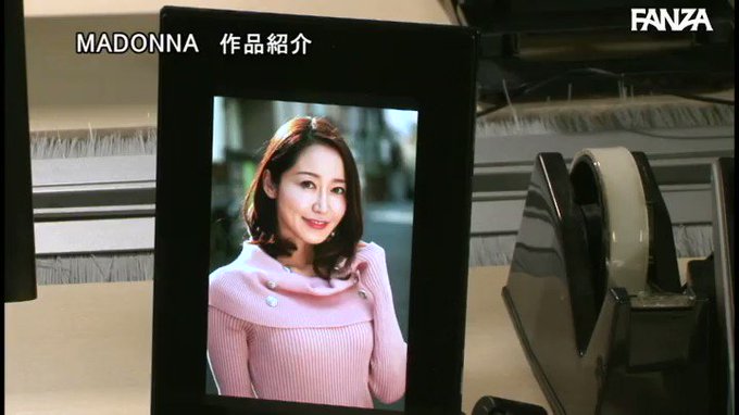 ヌードモデルNTR 上司と羞恥に溺れた妻の衝撃的浮気映像 篠田ゆう https://t.co/4mynz6X5XF
