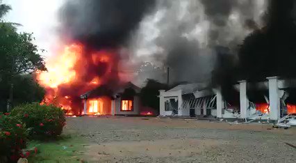 RT @SriLankaTweet: Video - MP Sanath Nishantha’s house has been set on fire. https://t.co/DJUPUNPCH2 #LKA #SriLanka #SriLankaCrisis