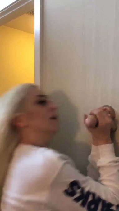 Cameron Stinks’s pics and videos