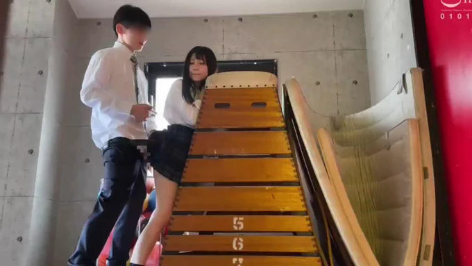 楠有栖 体育館倉庫でバレないように…
