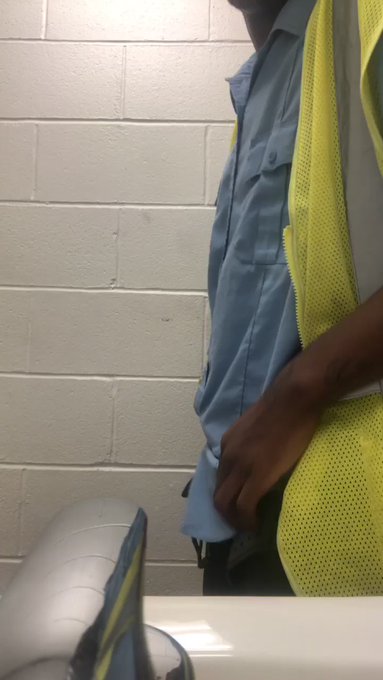 It&rsquo;s so slow at work today https://t.co/iRWLc9RhPj