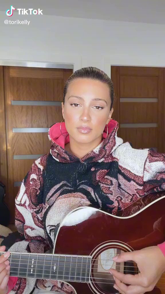 RT @niazwkilam: tori kelly a rapper da atualidade https://t.co/nukaC5fPAJ