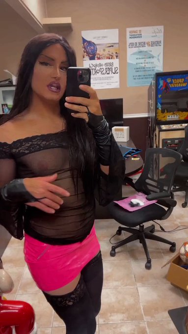 I need a daddy to force feed me his cock….. #mtf #trans #tgirl #crossdress #drag #dragqueen #sissy #sissyslut