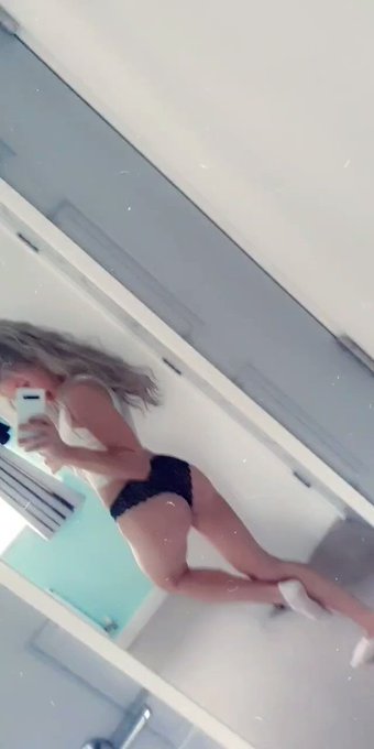 when u get distracted with music, whiles trying to make custom content whoops 🤭💃 https://t.co/PZOy8A<a href="/tag/jeans"class="tags"><span>#jeans</span></a><a href="/tag/likeforlike"class="tags"><span>#likeforlike</span></a><a href="/tag/feet"class="tags"><span>#feet</span></a><a href="/tag/barefoot"class="tags"><span>#barefoot</span></a><a href="/tag/leggings"class="tags"><span>#leggings</span></a>