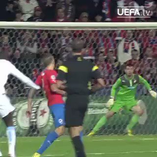 Happy birthday Yaya Toure ! At his prime he was unplayable 