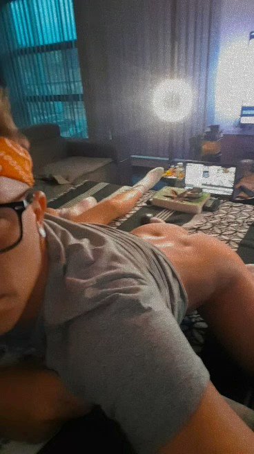 Now LIVE on https://t.co/CdU50jCYBE ??? Come and say hi!! ???♂?? All links on https://t.co/h2onE4QO5A