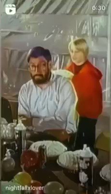 John Landis, Macaulay Culkin and Michael Jackson having fun while in the middle of a piefight. #JohnLandis #MacaulayCulkin #MichaelJackson #90s https://t.co/f9IImDelCo