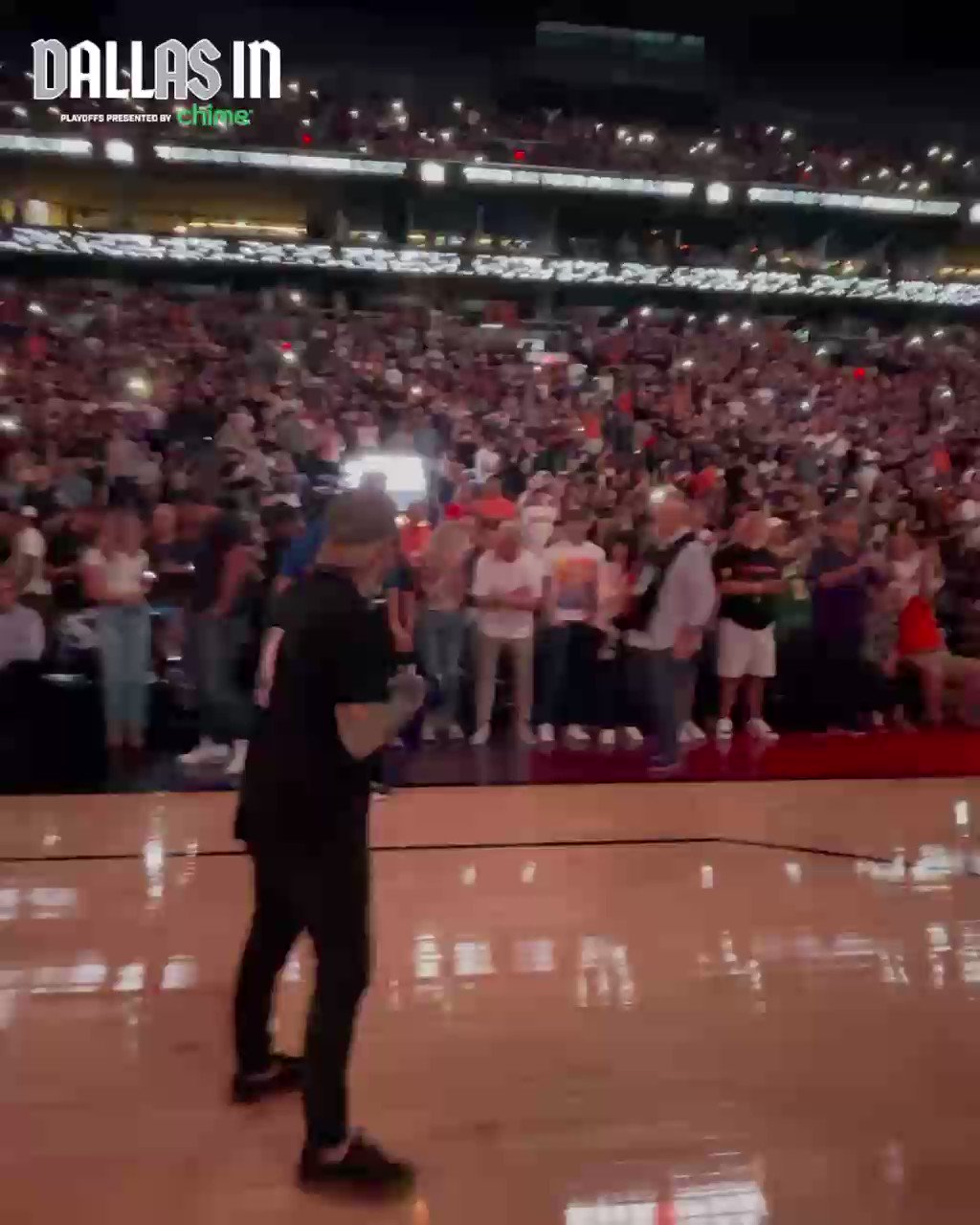 sad grizzlies fan on Twitter "dallasmavs rooting for yall" / Twitter