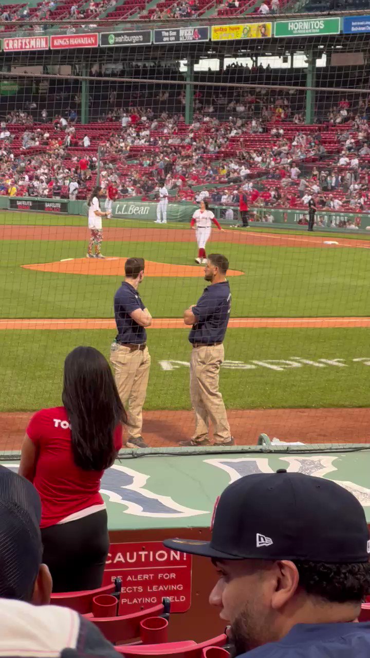 [分享] Steve Aoki的開球 