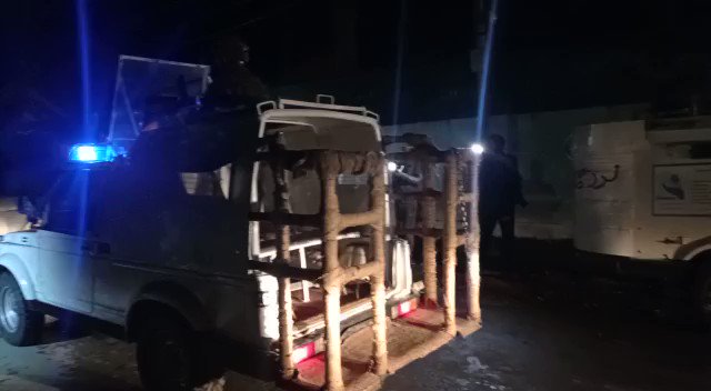3 injured, 1 killed terrorists hurl grenade at wine shop in Baramulla |  जम्मू कश्मीर के बारामूला में आतंकवादियों ने शराब की दुकान पर फेंका ग्रेनेड,3  घायल, 1 की मौत | Patrika News