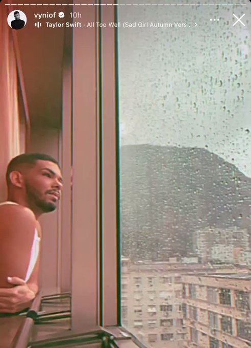 quando eu tava conhecendo o meu namorado uma vez eu passei mal na casa dele e precisei usar o banheiro