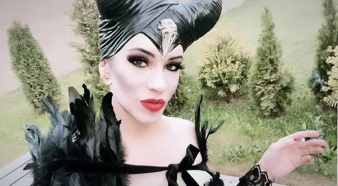 My favorite #Cosplay so far. #Maleficent @sins_vr https://t.co/4w6oUfGEBG