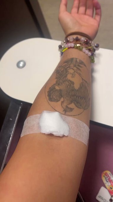 Got my period 2 days ago, so my nurse at @thermanetwork scheduled blood work for me today. Day 1 of my<a class="tags" target="_blank" title="On Twitter" href="/?out=eyJ0eXAiOiJKV1QiLCJhbGciOiJIUzUxMiJ9.eyJpYXQiOjE3MjE3MTU0MDksImlzcyI6InR3cG9ybnN0YXJzLmNvbSIsIm5iZiI6MTcyMTcxNTQwOSwiZXhwIjoxNzUzMjUxNDA5LCJyZWRpcmVjdF91cmwiOiJodHRwczovL3R3aXR0ZXIuY29tL3RoZXJtYW5ldHdvcmsifQ.OjwITDOyGuYZThlztO_P9iphSrr7La1v53DtZHPsMVEAJS-Mcvf7uQ9TuMlHgbIEtpdYVqWkihsKnxEcnfITOw">@thermanetwork</a><a href="/tag/eggfreezingjourney"class="tags"><span>#eggfreezingjourney</span></a>