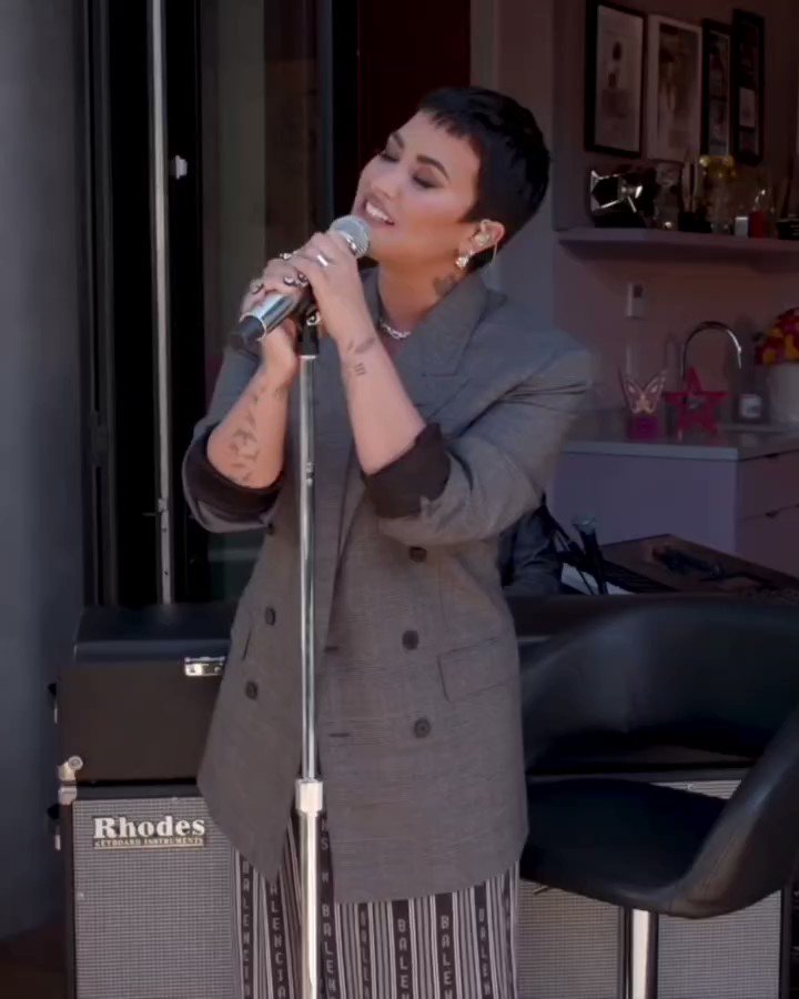 RT @ddlxvocals: demi lovato - tell me you love me (tiny desk