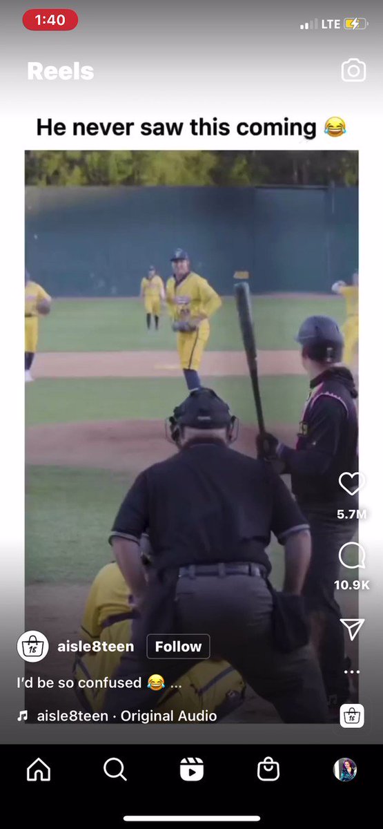 HAHAH has anyone seen this baseball team dancing to CFTS by Demi Lovato? https://t.co/bPOGV7YKNn