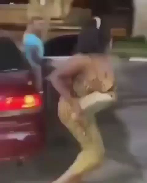 “There it is” 😂😂😂 https://t.co/hiueGVleno